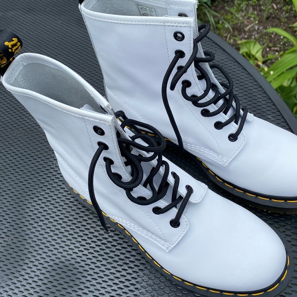 Dr. Martens iconic 1460 8-eye combat boot white size 9 perfect condition NEW - Picture 3 of 12